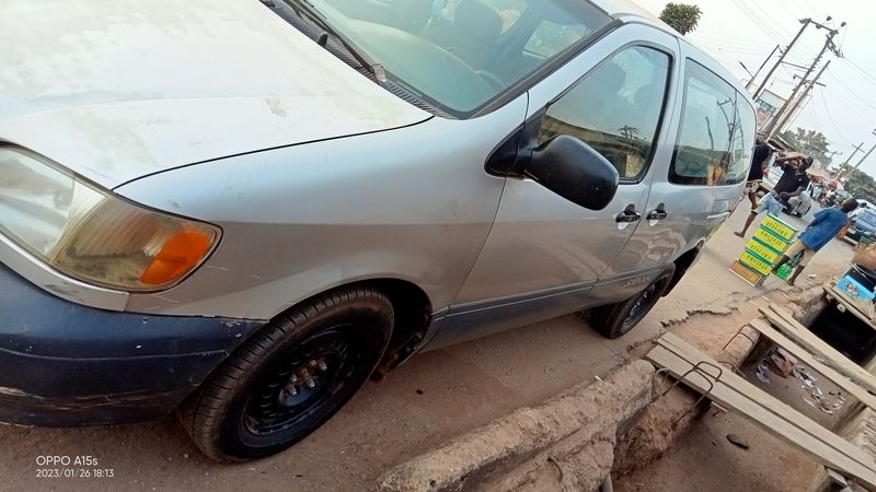 Toyota Sienna • 1999 • 1,111,111 km 5