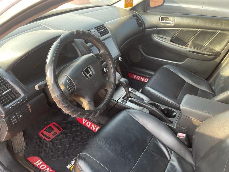 Honda Accord • 2007 • 144,132 km 10