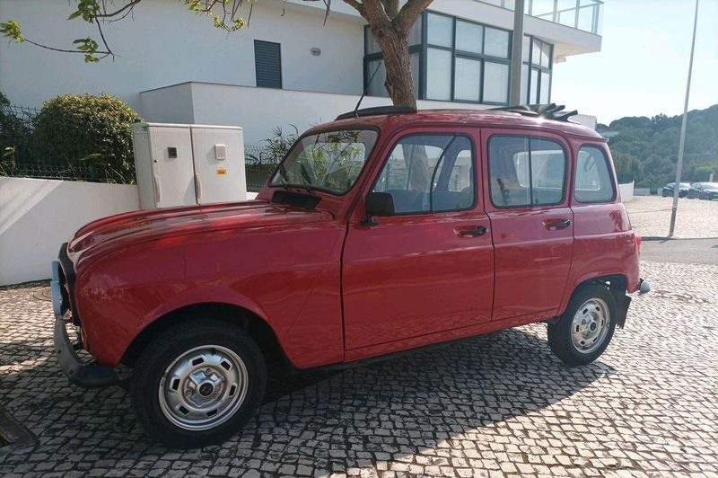 Renault 10 • 1988 • 4,999 km 4