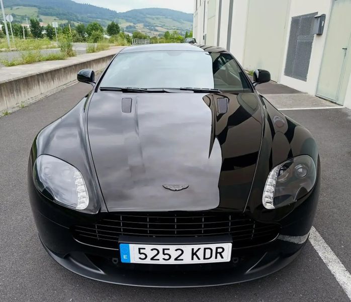 Aston Martin V8 Vantage • 2017 • 12,000 km 1