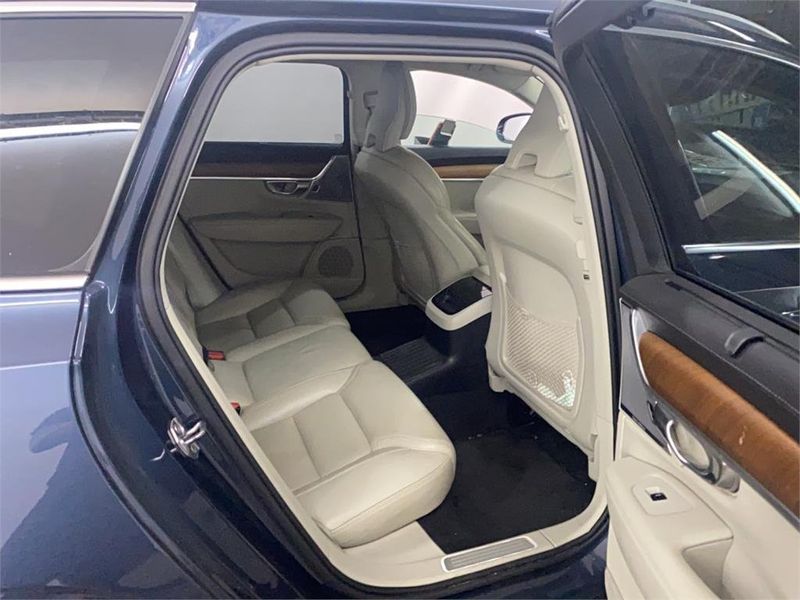 Volvo V90 • 2019 • 75,000 km 5