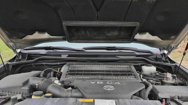 Toyota Land Cruiser • 2008 • 274,000 km 10