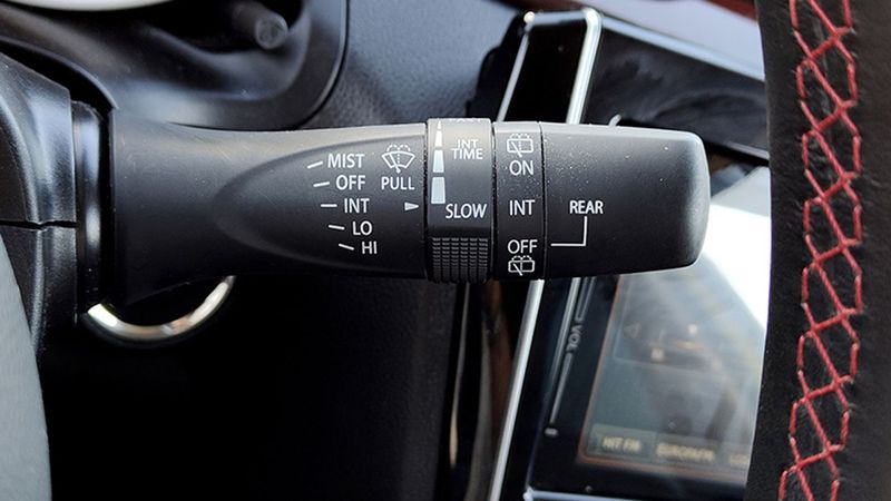 Suzuki Swift • 2023 • 27,000 km 8