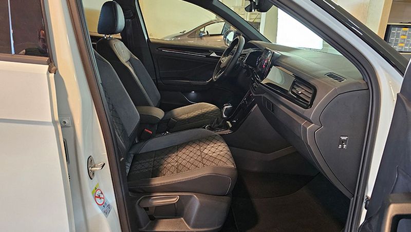 Volkswagen T-Cross • 2023 • 18,456 km 15
