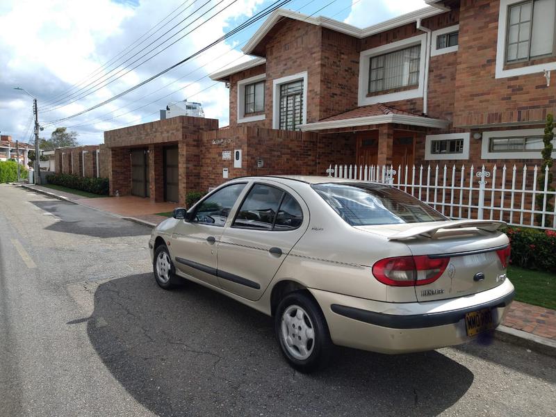Renault Mégane • 2001 • 185,000 km 9