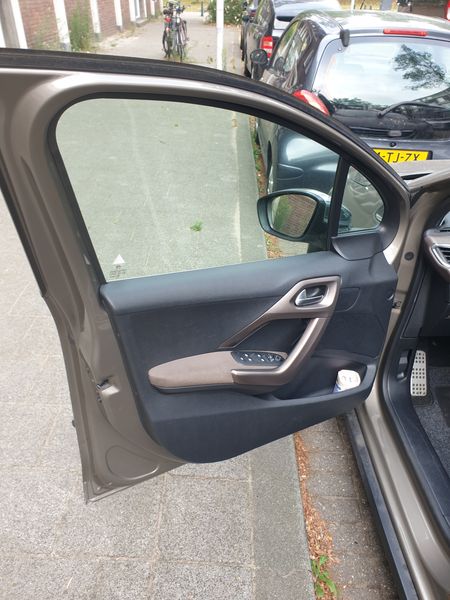 Peugeot 2008 • 2014 • 63,600 km 29