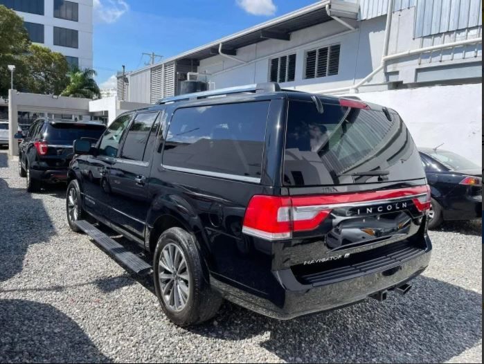 Lincoln Navigator • 2016 • 100,500 km 3