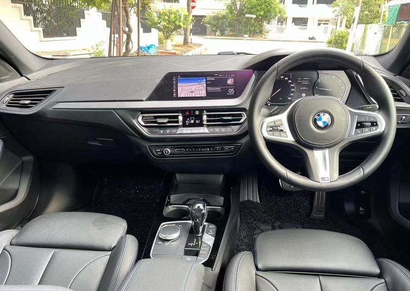 BMW i8 • 2021 • 120 km 5