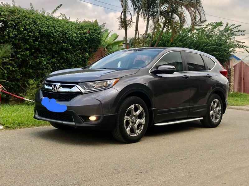 Honda CR-V • 2019 • 68,000 km 1