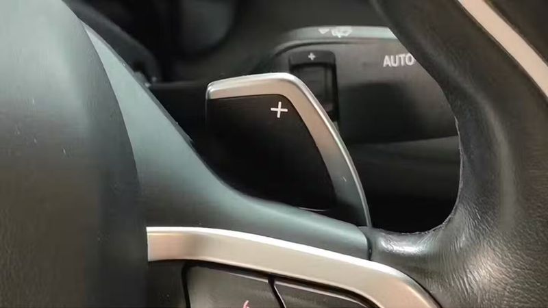 BMW i8 • 2016 • 69,497 km 31
