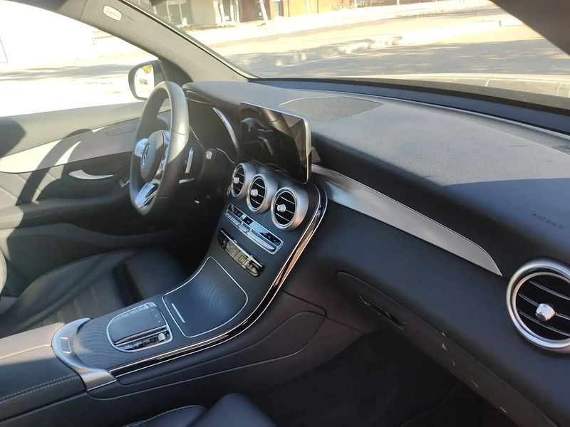Mercedes-Benz GLC • 2021 • 49,000 km 2