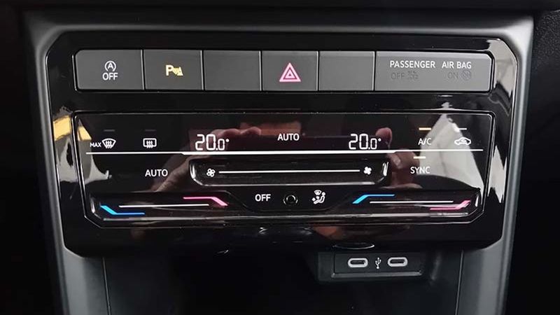 Volkswagen T-Cross • 2023 • 23,733 km 20