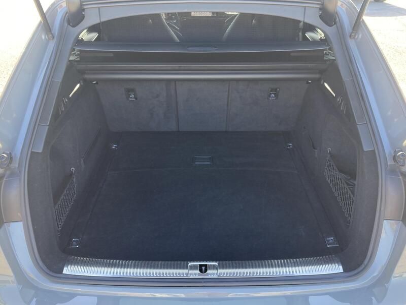 Audi A4 • 2020 • 105,628 km 2