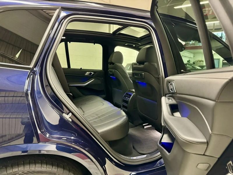 BMW X5 • 2020 • 82,000 km 12