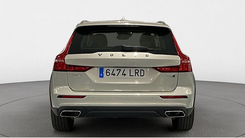 Volvo V60 • 2021 • 40,725 km 11