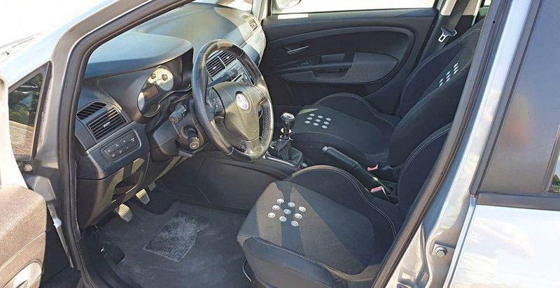 Fiat Punto • 2009 • 160,000 km 4
