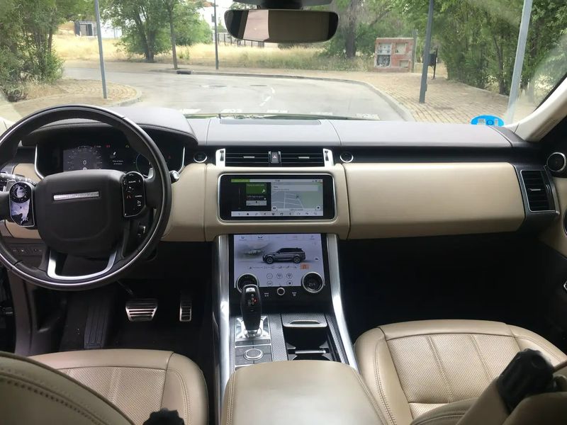 Land Rover Range Rover Sport • 2020 • 69,327 km 2