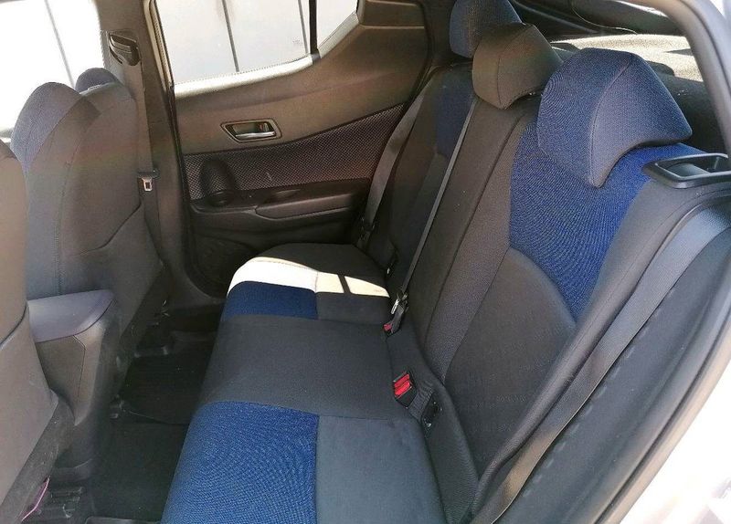 Toyota C-HR • 2017 • 30,999 km 4