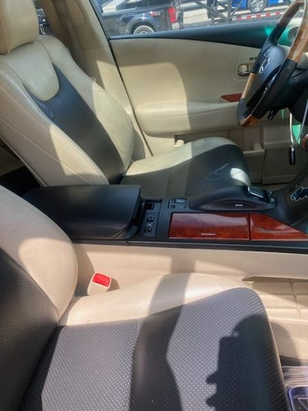 Lexus RX • 2010 • 200,000 km 4