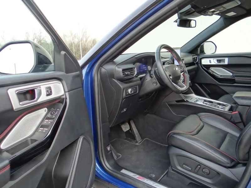 Ford Explorer • 2023 • 38,000 km 9