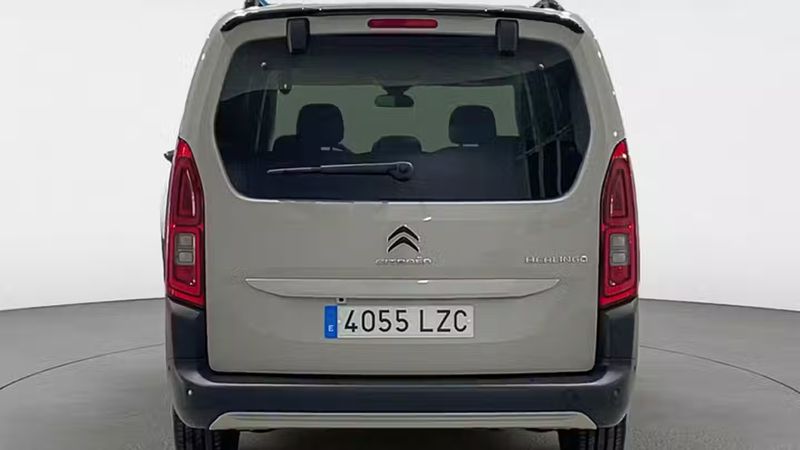 Citroën Berlingo • 2022 • 10,085 km 11