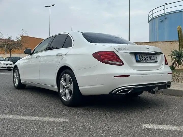 Mercedes-Benz E • 2017 • 158,000 km 2