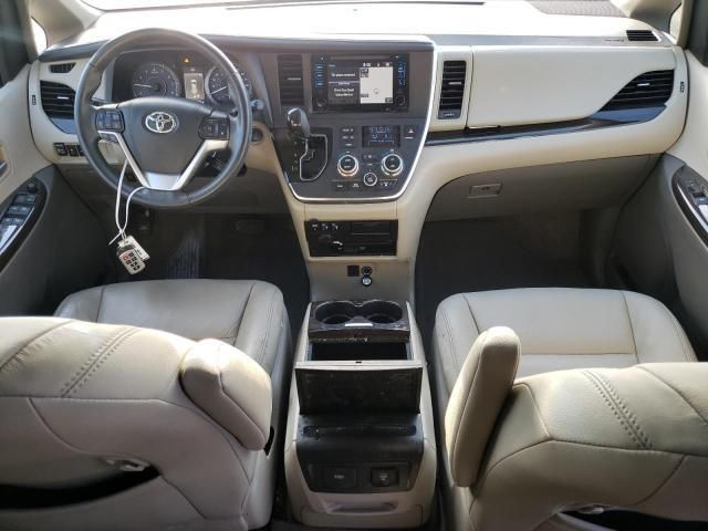 Toyota Sienna • 2017 • 10,000 mi 8