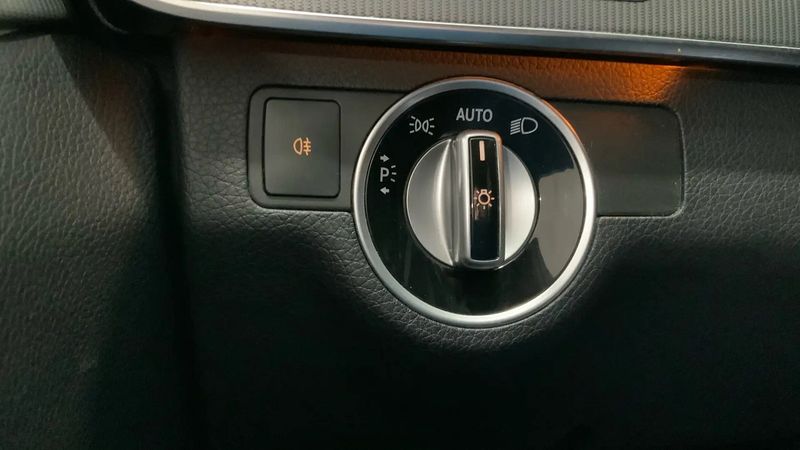 Mercedes-Benz E-Class • 2015 • 100,859 km 14