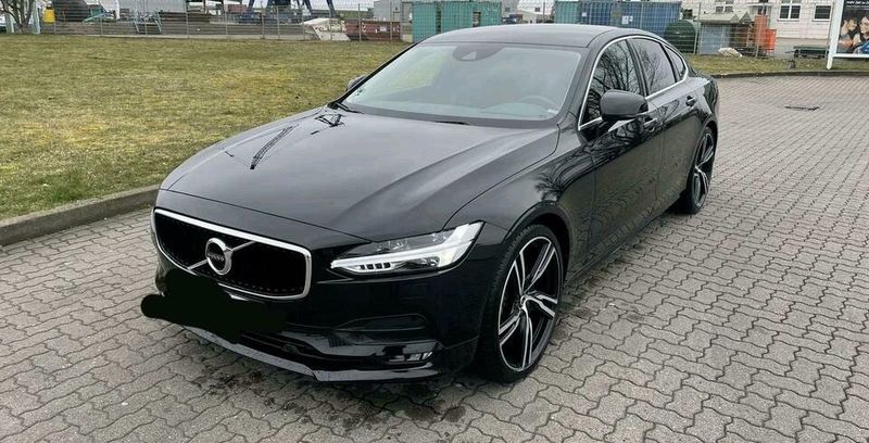 Volvo S90 • 2019 • 89,000 km 4