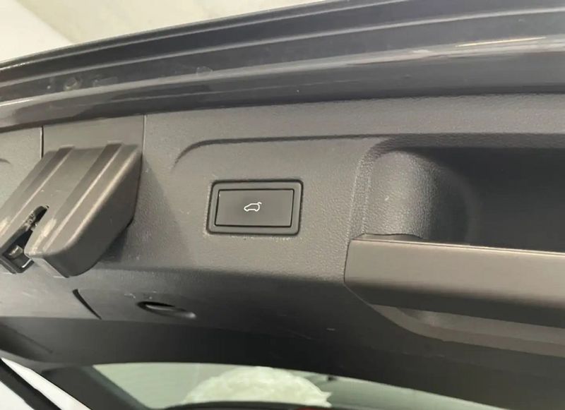 Volkswagen Touran • 2021 • 82,000 km 15