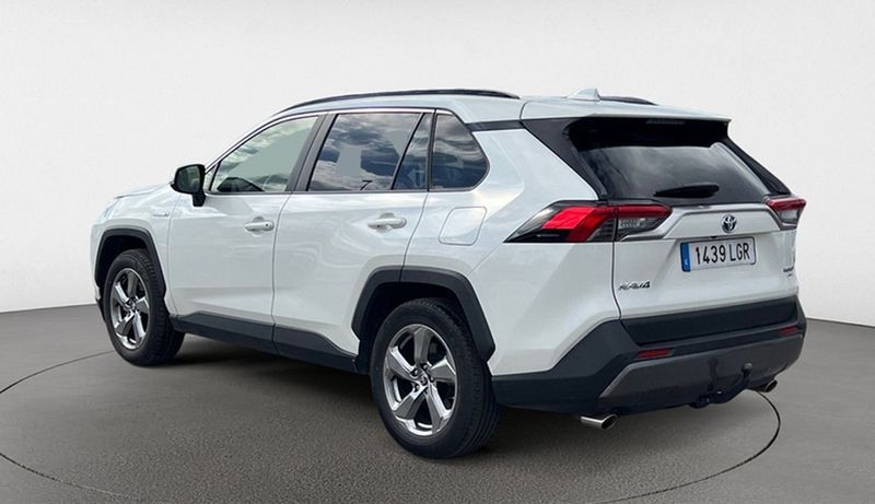 Toyota RAV4 • 2020 • 89,000 km 4