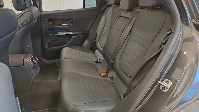 Mercedes-Benz GLC • 2022 • 27,299 km 15