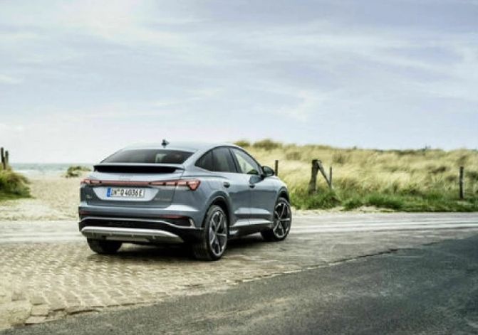 Audi Q5 Sportback • 2025 • 180 km 2