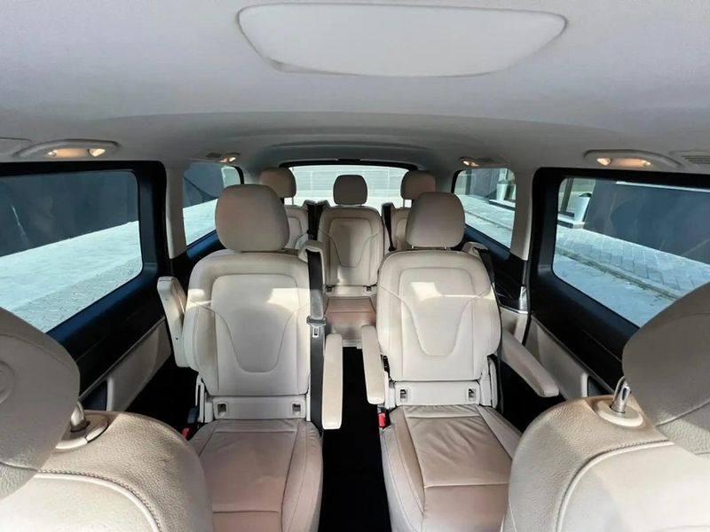 Mercedes-Benz 210 Van • 2019 • 67,000 km 10