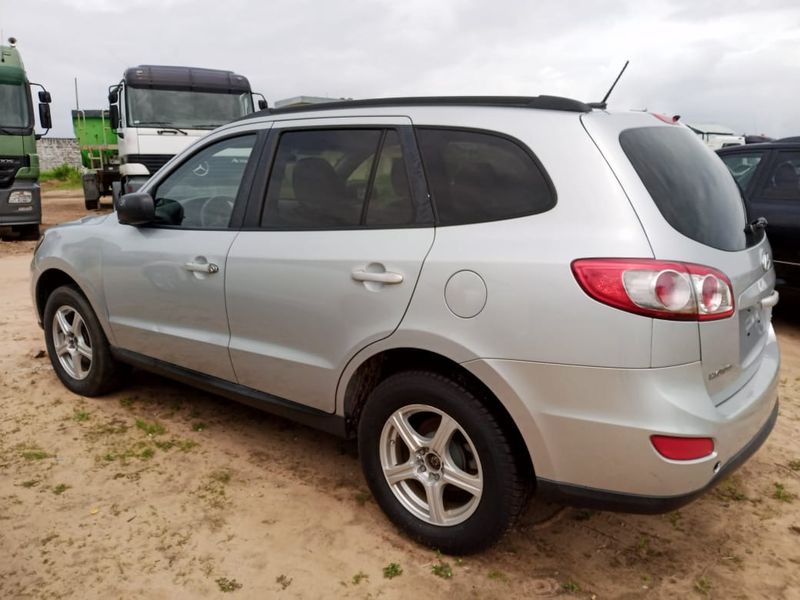 Hyundai Santa Fe • 2010 • 177,000 km 5