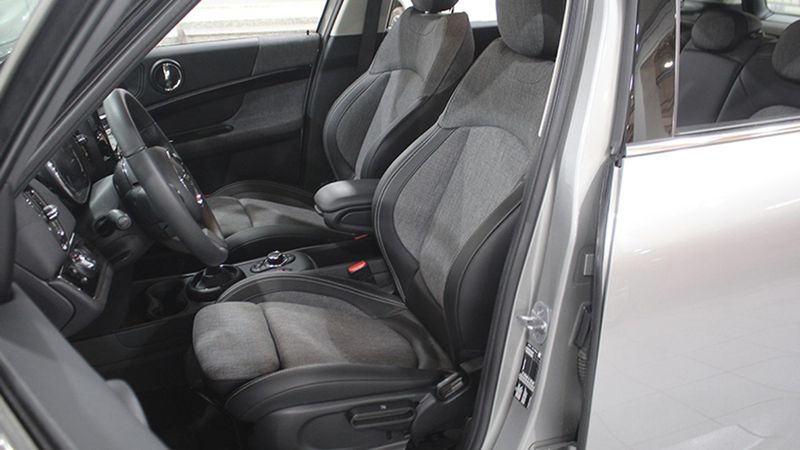 MINI Countryman • 2023 • 3,865 km 6