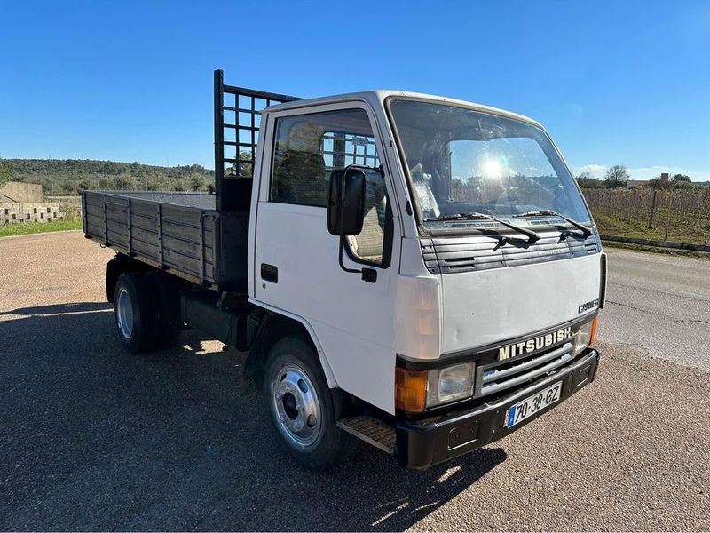 Mitsubishi Fuso canter • 1993 • 270,000 km 1