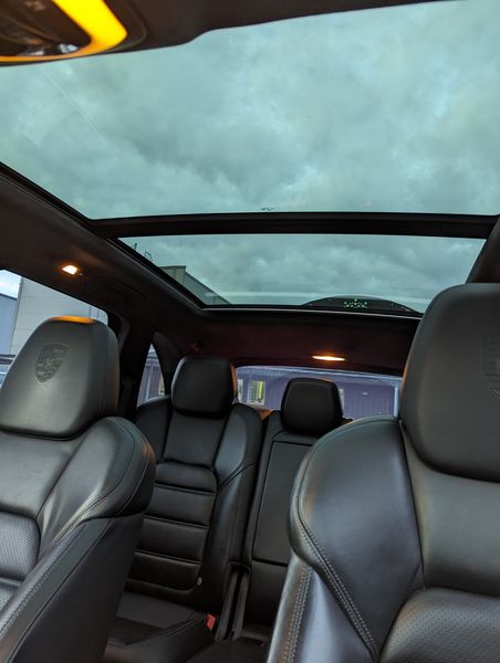 Porsche Cayenne • 2011 • 2,171,190 km 17