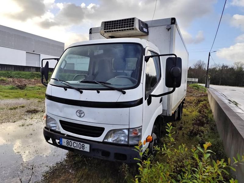 Toyota Dyna • 2009 • 187,000 km 1