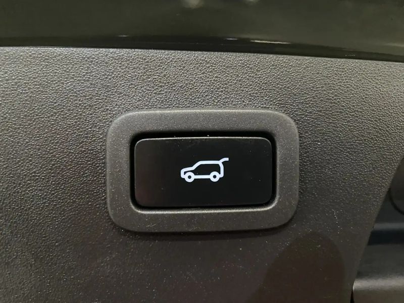 Jaguar E-PACE • 2019 • 78,000 km 7