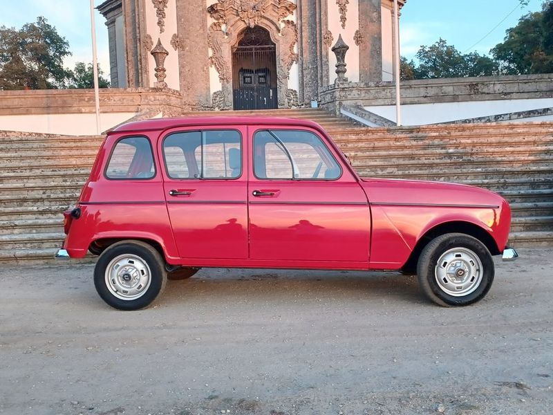 Renault 10 • 1988 • 213,000 km 3