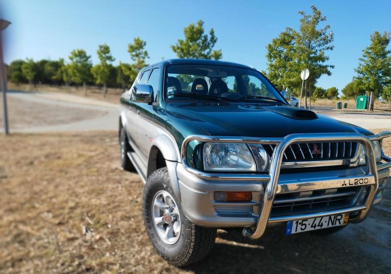 Mitsubishi L200 • 1999 • 300,000 km 1