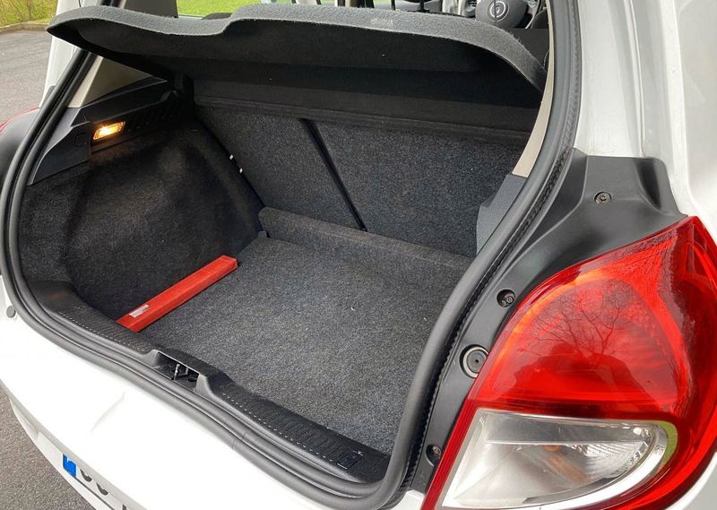 Renault Clio • 2011 • 190,000 km 2