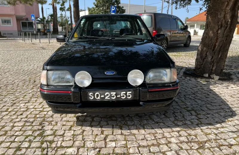 Ford Escort • 1988 • 102,000 km 1