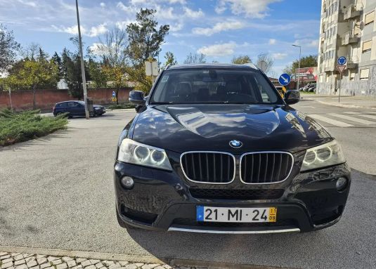 BMW X3 • 2011 • 286,000 km 1