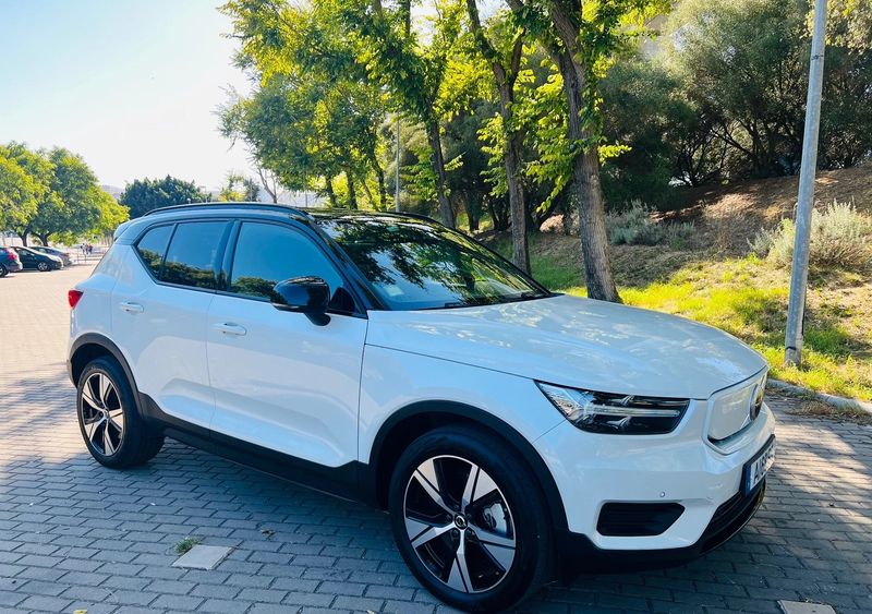 Volvo XC40 • 2021 • 48,476 km 4