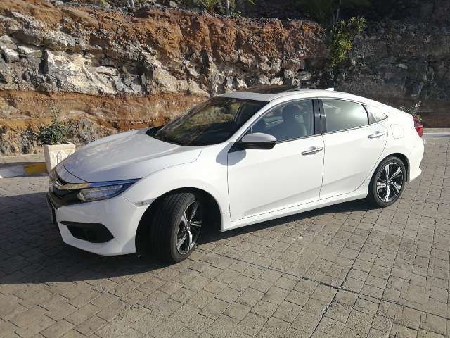 Honda Civic • 2018 • 80,000 km 12