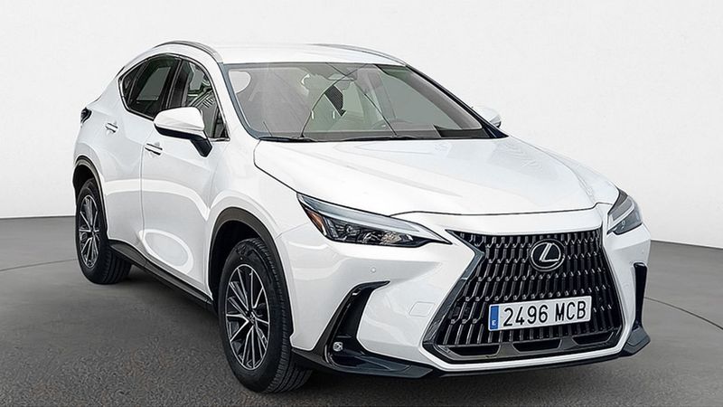 Lexus NX • 2022 • 4,055 km 4