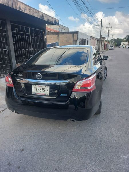 Nissan Altima • 2013 • 135,000 km 3