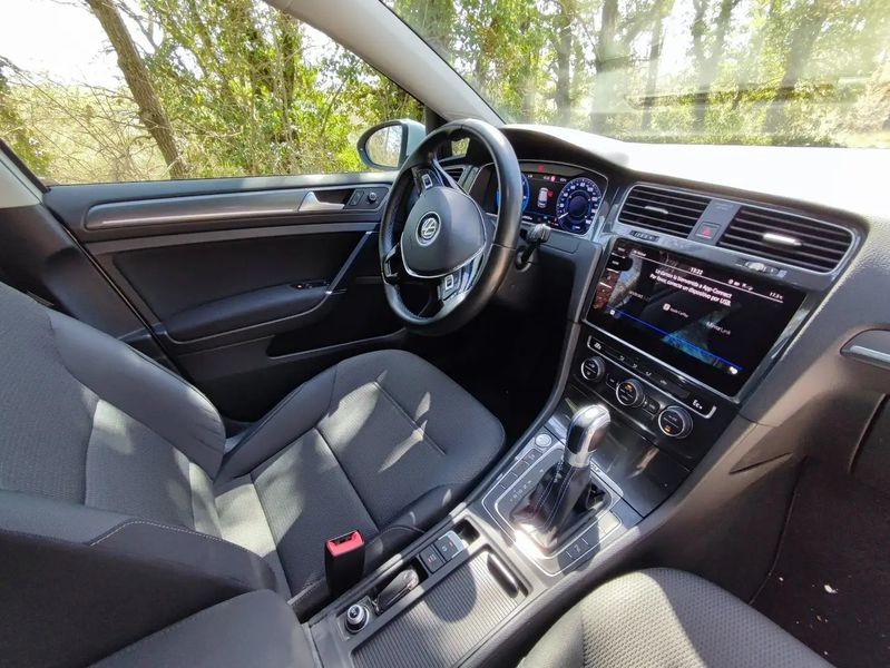 Volkswagen Golf • 2017 • 90,000 km 5